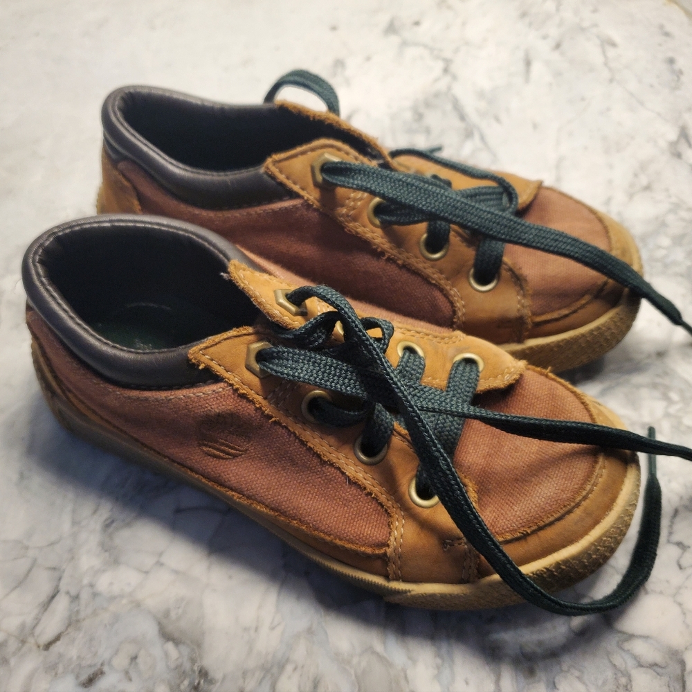 Child Timberland sneakers